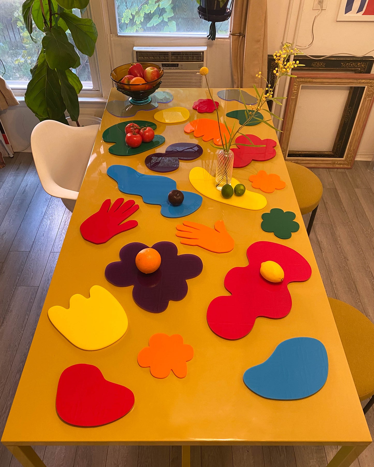 Large Table Blob, Black