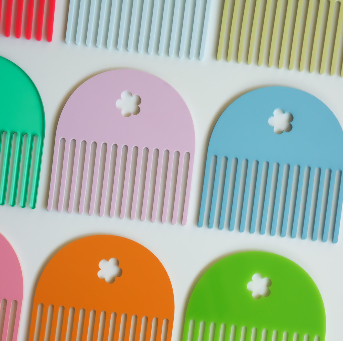 Lilac Comb