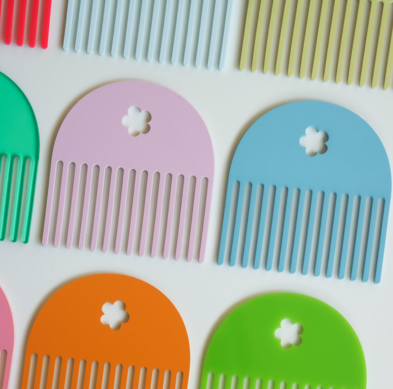 Dolphin Blue Comb